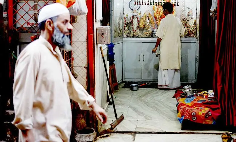 MUSLIMS-SHOPS-MANDIR