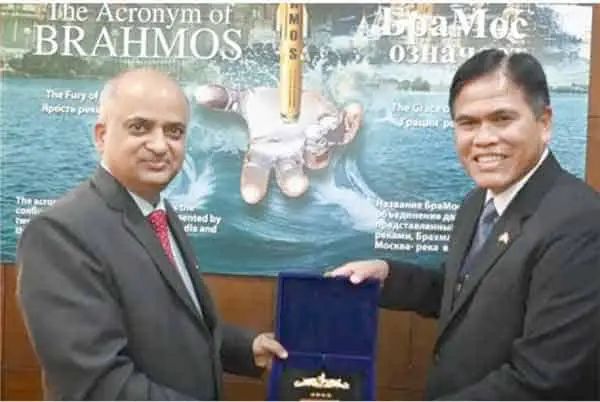 n64945395117380333979154a4916d01999141f3972c6306a4c72e4d1b8c767885d8cb2ed179f5258e0f50a