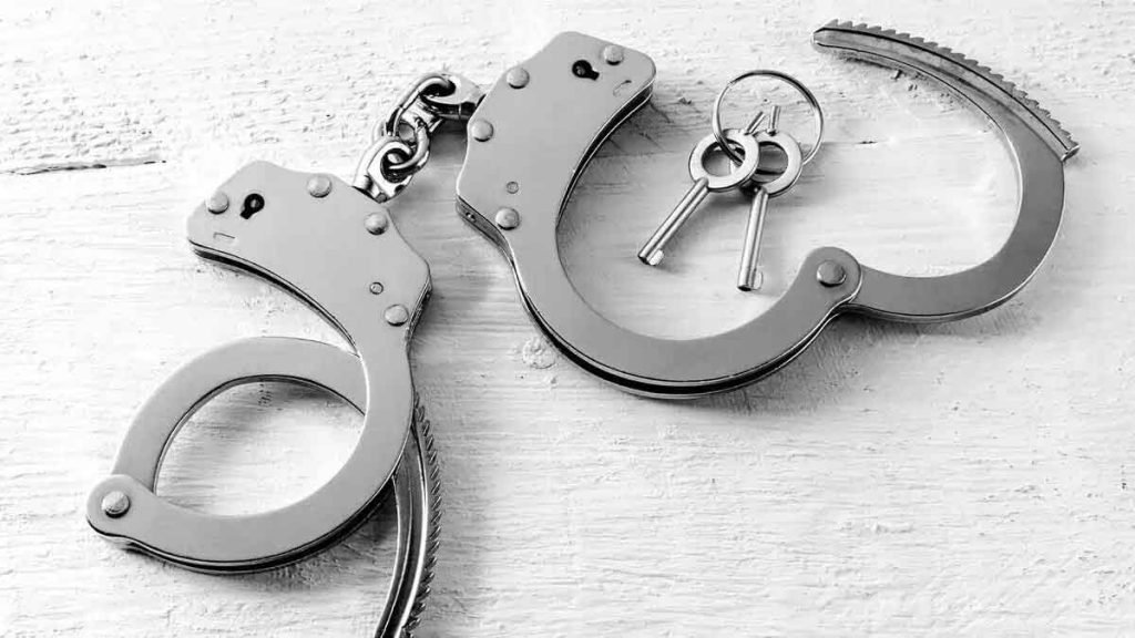 Handcuff-10