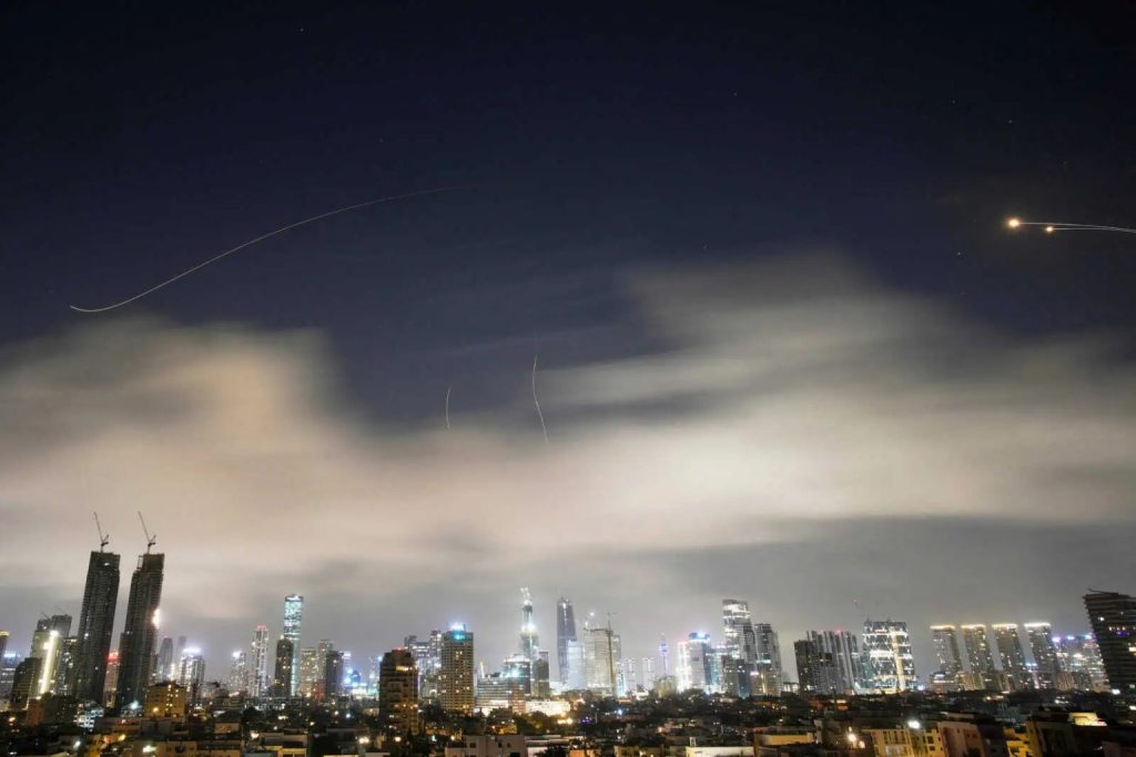 Israeli-air-defense-system-fires-to-intercept-missiles-during-an-Iranian-attack-over-Tel-Aviv-Israel-early-Sunday-March-15-2026-5-1536x1024
