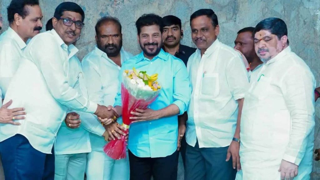 CM-A-Revanth-Reddy-with-TGSRTC-union-leaders-5-1536x864