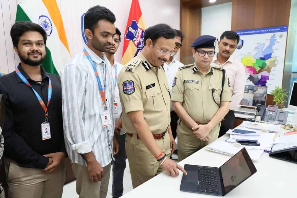 Hyderabad-Police-Commissioner-VC-Sajjanar-launches-the-AI-Copwriter-App-2-1536x1023