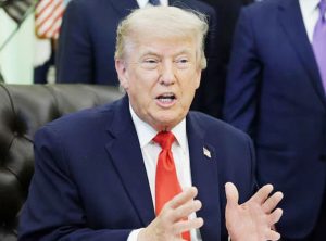 Zaroorat-Padi-Tho-Fouji-Trump