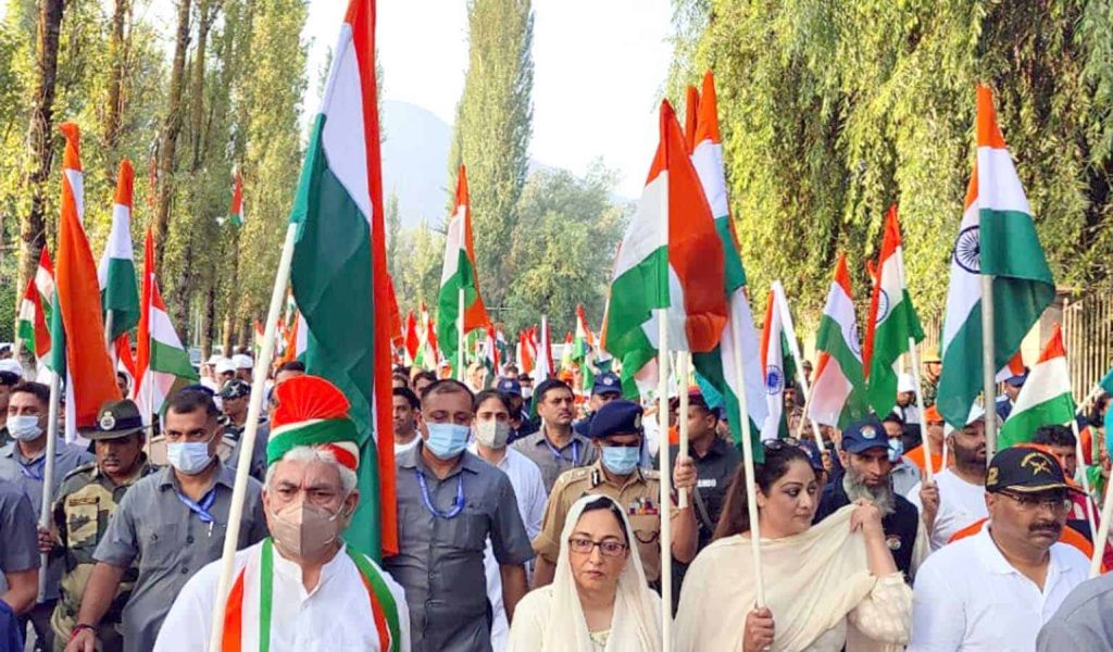 Manoj-Sinha-Tiranga-Kashmir-copy